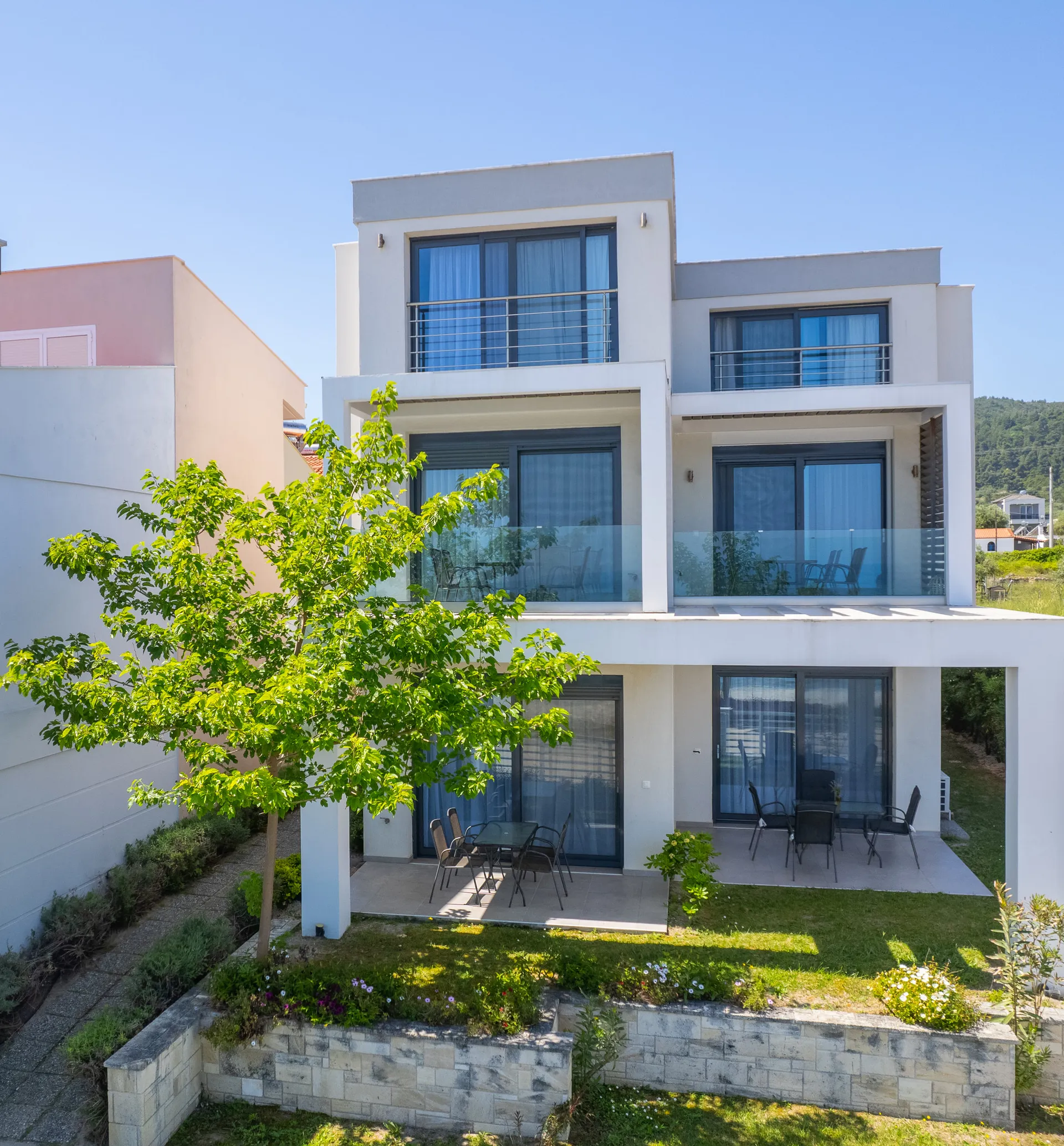 Tiara Holidays - Cavo Blue Coastal Living
